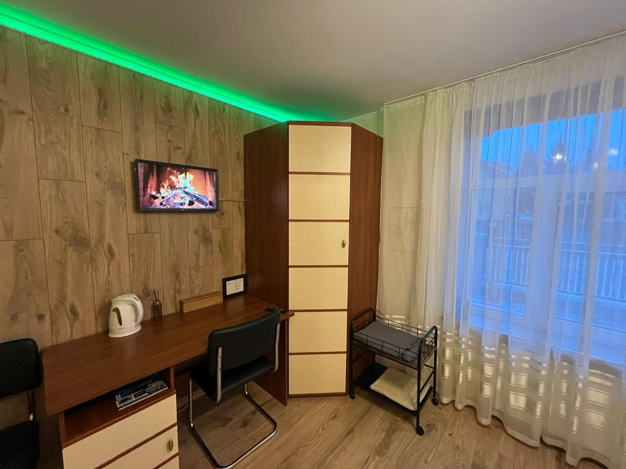 Room In A Private House 5 Min From Airport Riga Esterno foto
