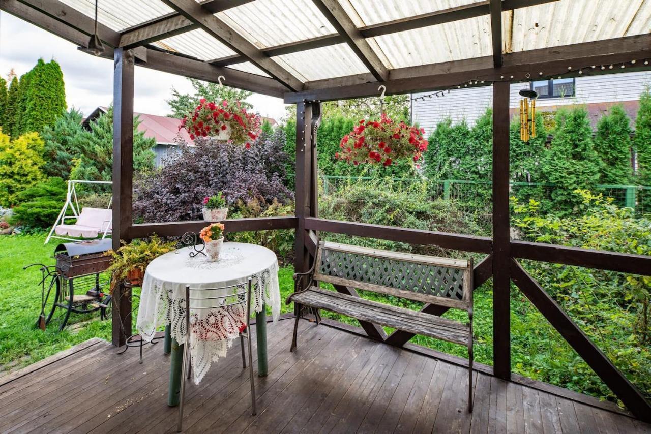 Room In A Private House 5 Min From Airport Riga Esterno foto