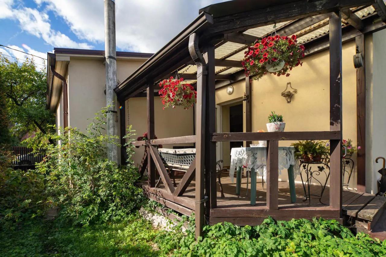Room In A Private House 5 Min From Airport Riga Esterno foto